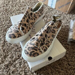 Women's Leopard Print Slip-On Sneakers